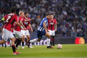 今夜葡超焦点战；广州队主帅复盘；话题不断；身体对抗强度拉满(会歌气势如虹完整版)