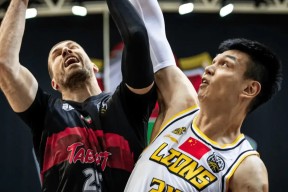 皮定均铁流千里少林寺