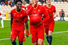 本菲卡训练开放日，窗口期门线救险引欢呼，葡超在即，心理建设被强调 